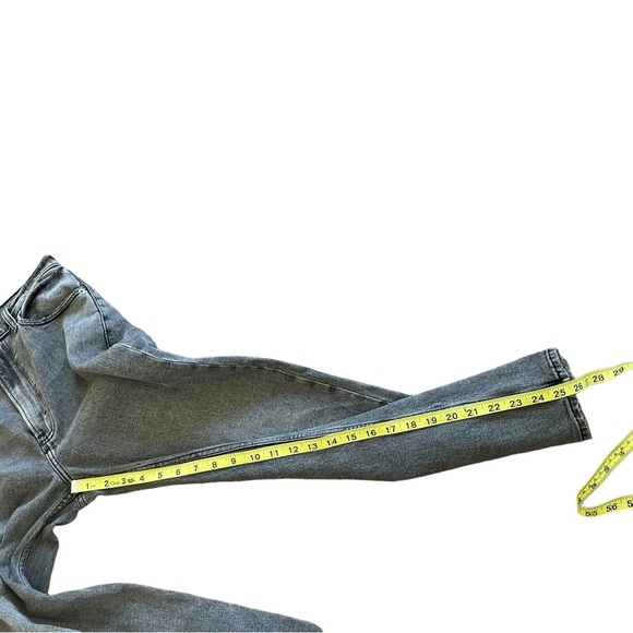 Abercrombie & Fitch The Ankle Straight Ultra High Rise Jeans - Picture 14 of 14